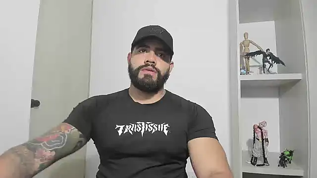 Snapshot of _Coddygold_ chatting on September 2025 11:30:02 PM Coddygold online show from September 2025 11:30:02 PM