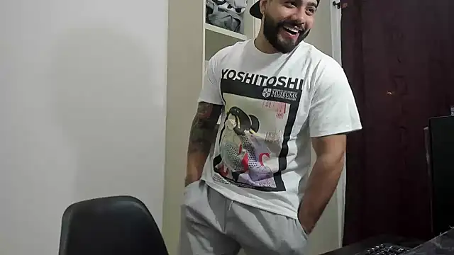 Snapshot of _Coddygold_ chatting on November 2025 11:59:02 PM Coddygold online show from November 2025 11:59:02 PM