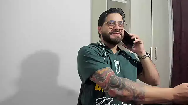 Snapshot of _Coddygold_ chatting on November 2025 12:13:01 AM Coddygold online show from November 2025 12:13:01 AM