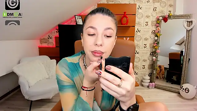 EmillyTaylor online show from November 2025 04:44:01 AM