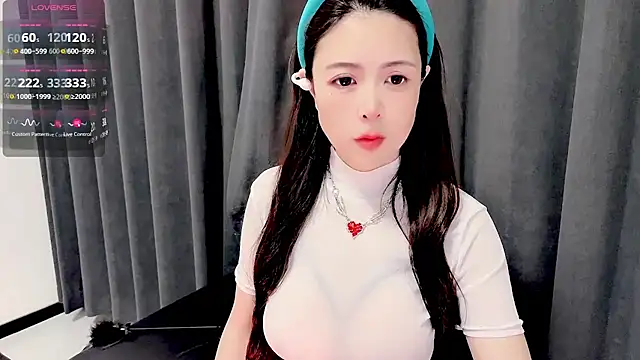 Snapshot of candy-yiyi chatting on April 2026 01:19:02 AM candy-yiyi online show from April 2026 01:19:02 AM