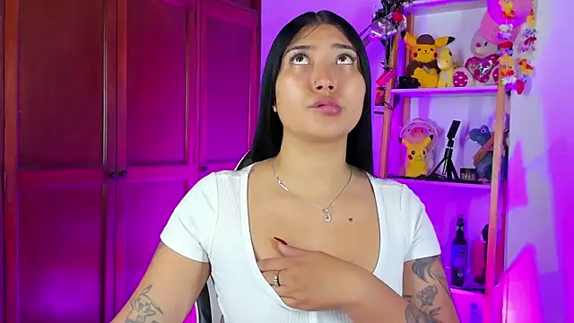 Snapshot of eymy-hadid chatting on November 2025 08:43:01 PM eymy-hadid online show from November 2025 08:43:01 PM