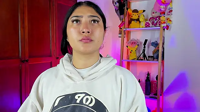 Snapshot of eymy-hadid chatting on November 2025 09:26:02 PM eymy-hadid online show from November 2025 09:26:02 PM