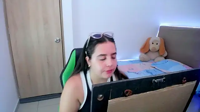  alicia z online show from February 2025 06:54:02 PM