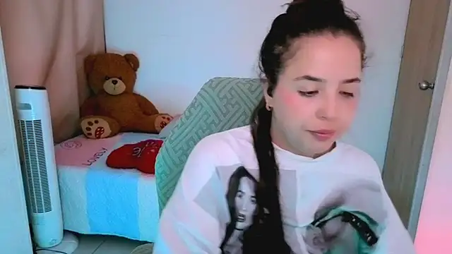  alicia z online show from April 2026 06:12:02 PM