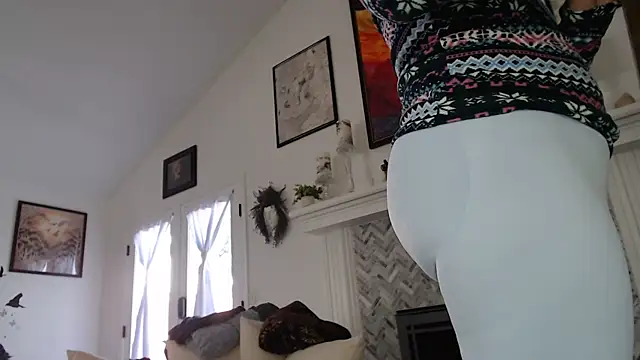 Snapshot of AuroraWillows chatting on November 2025 04:42:01 PM AuroraWillows online show from November 2025 04:42:01 PM