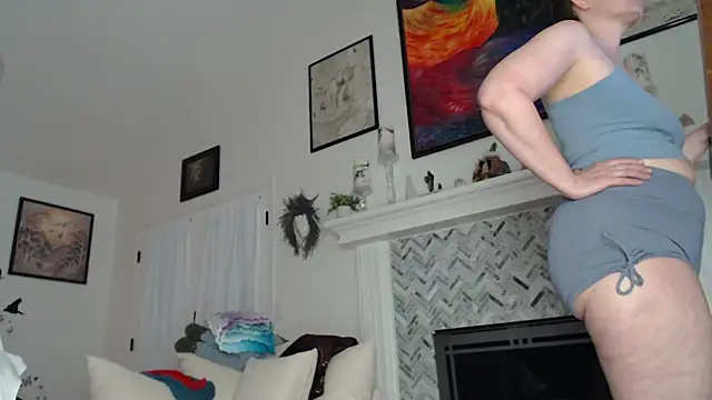 Snapshot of AuroraWillows chatting on November 2025 12:27:02 PM AuroraWillows online show from November 2025 12:27:02 PM