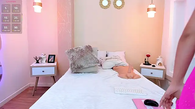 Snapshot of RachelMorgan01 chatting on October 2025 07:23:02 PM RachelMorgan01 online show from October 2025 07:23:02 PM