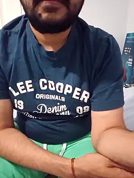 Snapshot of desihardlover chatting on September 2025 03:45:01 PM desihardlover online show from September 2025 03:45:01 PM