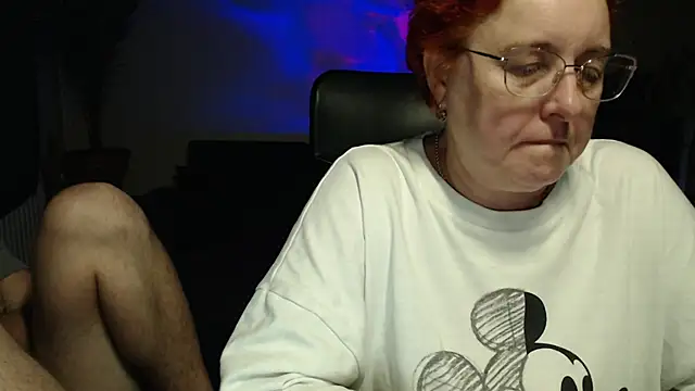 Snapshot of JoannaAndNeighbour chatting on October 2025 07:46:02 PM JoannaAndNeighbour online show from October 2025 07:46:02 PM