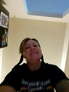 Snapshot of ImpressYouDaily chatting on February 2026 03:13:02 PM ImpressYouDaily online show from February 2026 03:13:02 PM