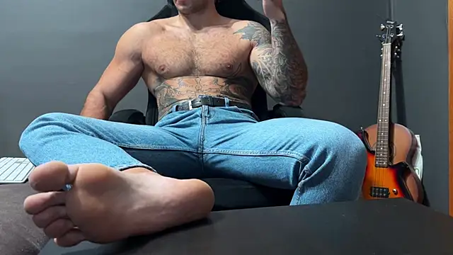 Snapshot of Mr_YourGod chatting on November 2025 04:37:01 AM Mr YourGod online show from November 2025 04:37:01 AM