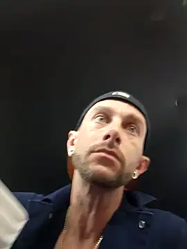 Snapshot of 22sexytwin chatting on January 2025 04:17:02 AM 22sexytwin online show from January 2025 04:17:02 AM