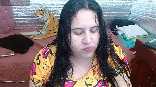 Snapshot of EMILY-NESSA chatting on September 2025 02:41:01 PM EMILY-NESSA online show from September 2025 02:41:01 PM