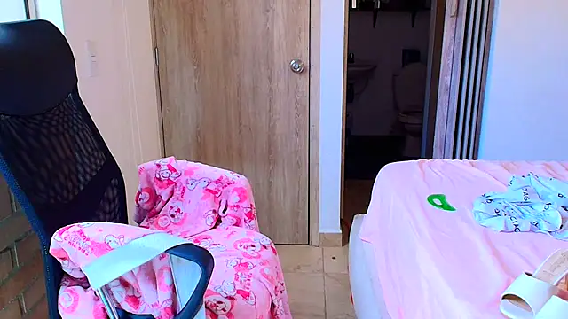 Snapshot of sara2520 chatting on December 2025 08:58:01 PM sara2520 online show from December 2025 08:58:01 PM