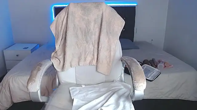 selena yourmilf online show from January 2026 02:22:02 PM