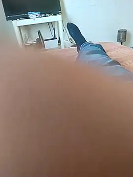 Snapshot of Pziko chatting on October 2025 09:42:02 PM Pziko online show from October 2025 09:42:02 PM