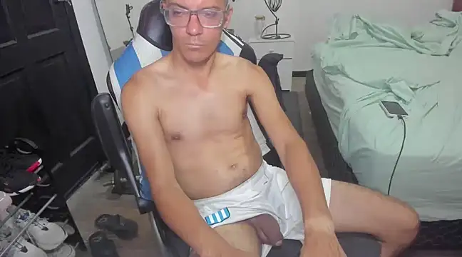 guachin hunk online show from January 2025 05:31:02 PM