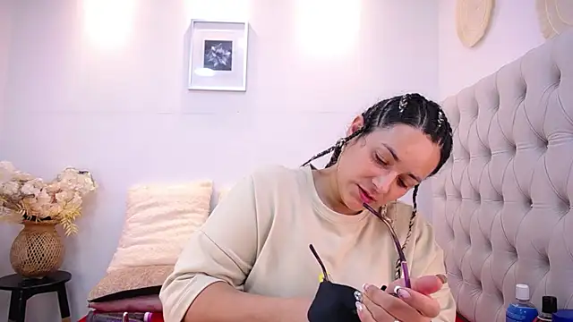 MIchelMomet online show from January 2025 01:42:01 PM