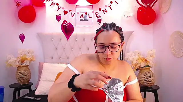 MIchelMomet online show from February 2025 05:54:01 PM