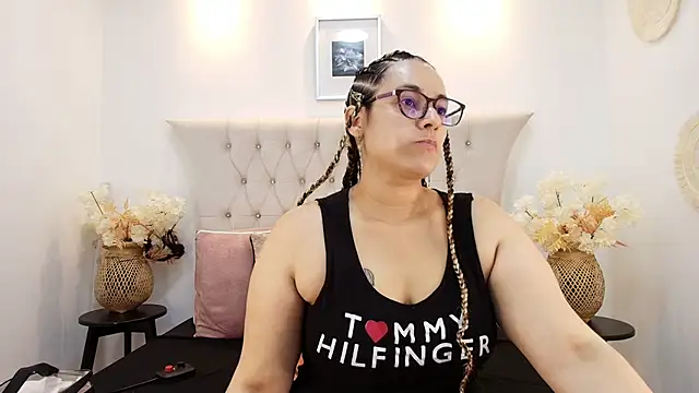 MIchelMomet online show from February 2025 12:04:02 PM