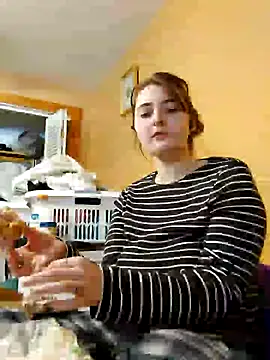 Snowbunnycake 131 online show from December 2024 06:37:01 PM