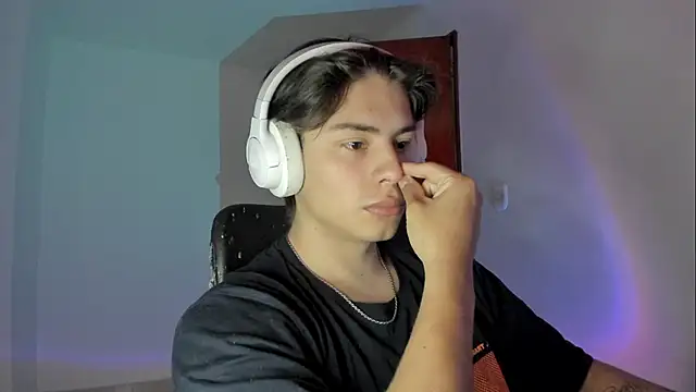 Snapshot of Giordano_Russo chatting on October 2025 09:22:01 PM Giordano Russo online show from October 2025 09:22:01 PM