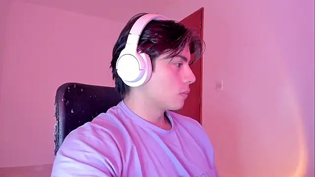 Snapshot of Giordano_Russo chatting on October 2025 09:16:01 PM Giordano Russo online show from October 2025 09:16:01 PM