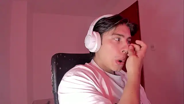 Snapshot of Giordano_Russo chatting on November 2025 08:31:01 PM Giordano Russo online show from November 2025 08:31:01 PM