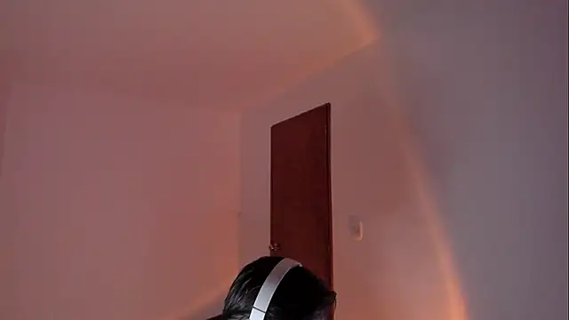 Snapshot of Giordano_Russo chatting on November 2025 11:38:02 PM Giordano Russo online show from November 2025 11:38:02 PM