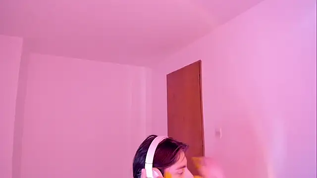 Snapshot of Giordano_Russo chatting on November 2025 08:07:01 PM Giordano Russo online show from November 2025 08:07:01 PM