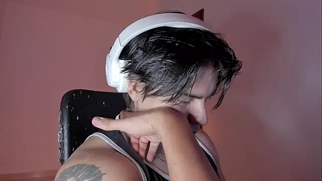 Snapshot of Giordano_Russo chatting on November 2025 10:26:01 PM Giordano Russo online show from November 2025 10:26:01 PM