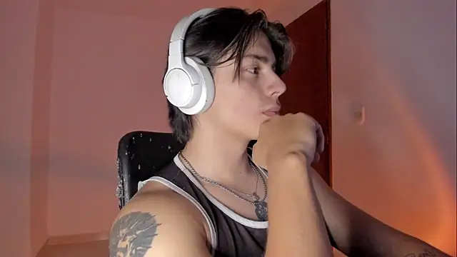 Snapshot of Giordano_Russo chatting on December 2025 02:49:01 AM Giordano Russo online show from December 2025 02:49:01 AM