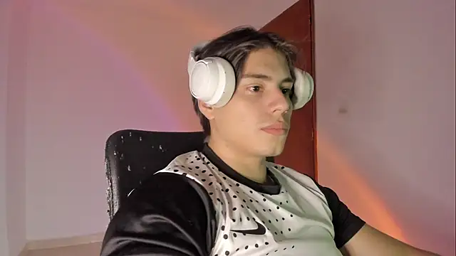 Giordano Russo online show from March 2026 02:04:02 AM