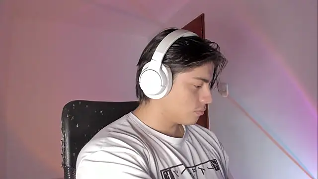 Giordano Russo online show from April 2026 01:43:01 AM