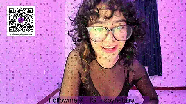 Snapshot of _Lunnaa_ chatting on December 2025 11:55:02 PM Lunnaa online show from December 2025 11:55:02 PM