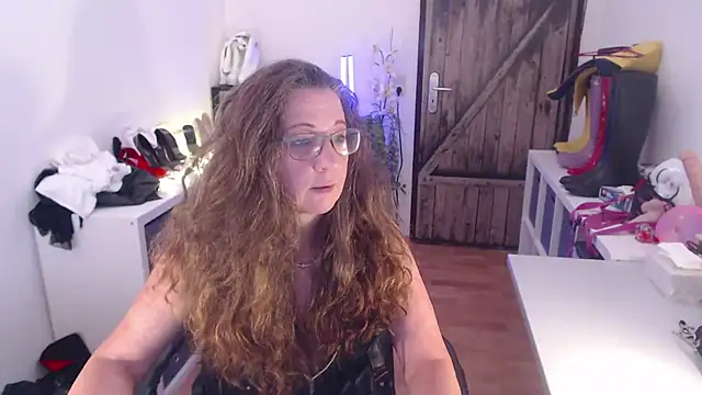 Snapshot of GeilesLuder75 chatting on May 2026 08:43:02 AM GeilesLuder75 online show from May 2026 08:43:02 AM