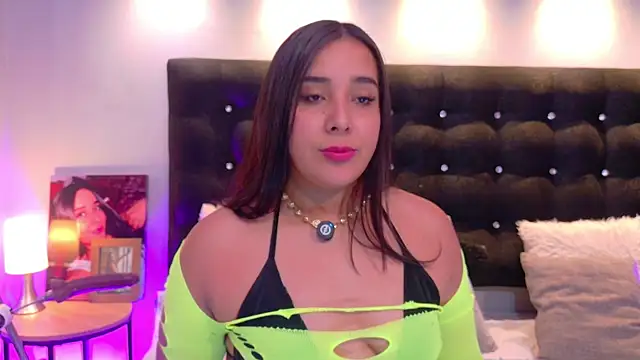 Snapshot of ValenScott1 chatting on November 2025 12:50:02 PM ValenScott1 online show from November 2025 12:50:02 PM