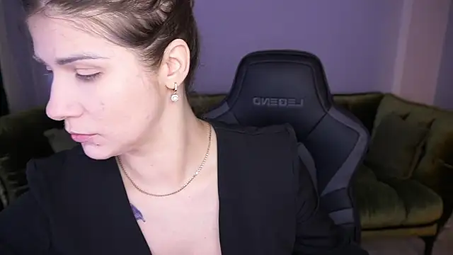 CassandraGood online show from November 2025 07:31:02 AM