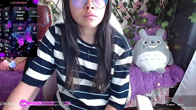 Snapshot of MidoriQuiinn chatting on January 2025 02:14:01 PM MidoriQuiinn online show from January 2025 02:14:01 PM