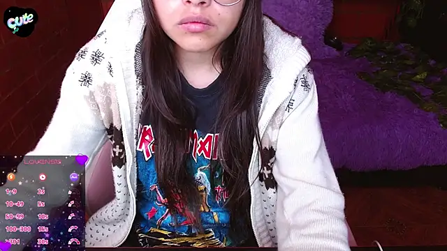 Snapshot of MidoriQuiinn chatting on November 2025 03:12:02 PM MidoriQuiinn online show from November 2025 03:12:02 PM