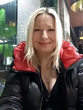 Snapshot of Arina_smiles chatting on February 2025 08:01:01 PM Arina smiles online show from February 2025 08:01:01 PM