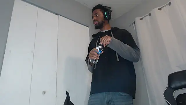 Snapshot of ChrisVacher chatting on December 2024 01:49:02 PM ChrisVacher online show from December 2024 01:49:02 PM