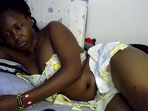 Snapshot of Sweet_ebony20 chatting on November 2025 06:44:01 AM Sweet ebony20 online show from November 2025 06:44:01 AM