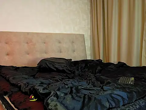 -Yummybabes- online show from December 2025 06:37:02 PM