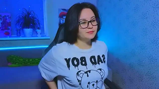 EsterLogan online show from November 2025 10:26:01 AM