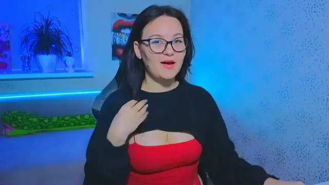 EsterLogan online show from November 2025 10:25:02 AM