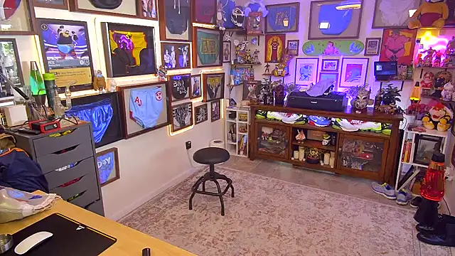 Snapshot of Briefs_bud chatting on November 2025 07:35:02 PM Briefs bud online show from November 2025 07:35:02 PM