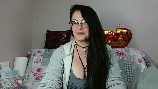 x  KHALEESI  x online show from November 2025 09:24:02 PM