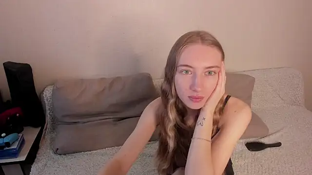 secret dreams   online show from February 2025 08:42:02 AM